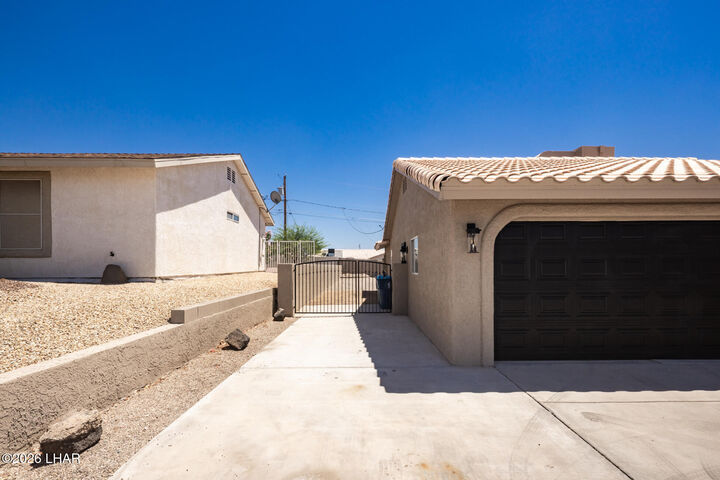 Property Photo:  3180 Chemehuevi Blvd  AZ 86406 