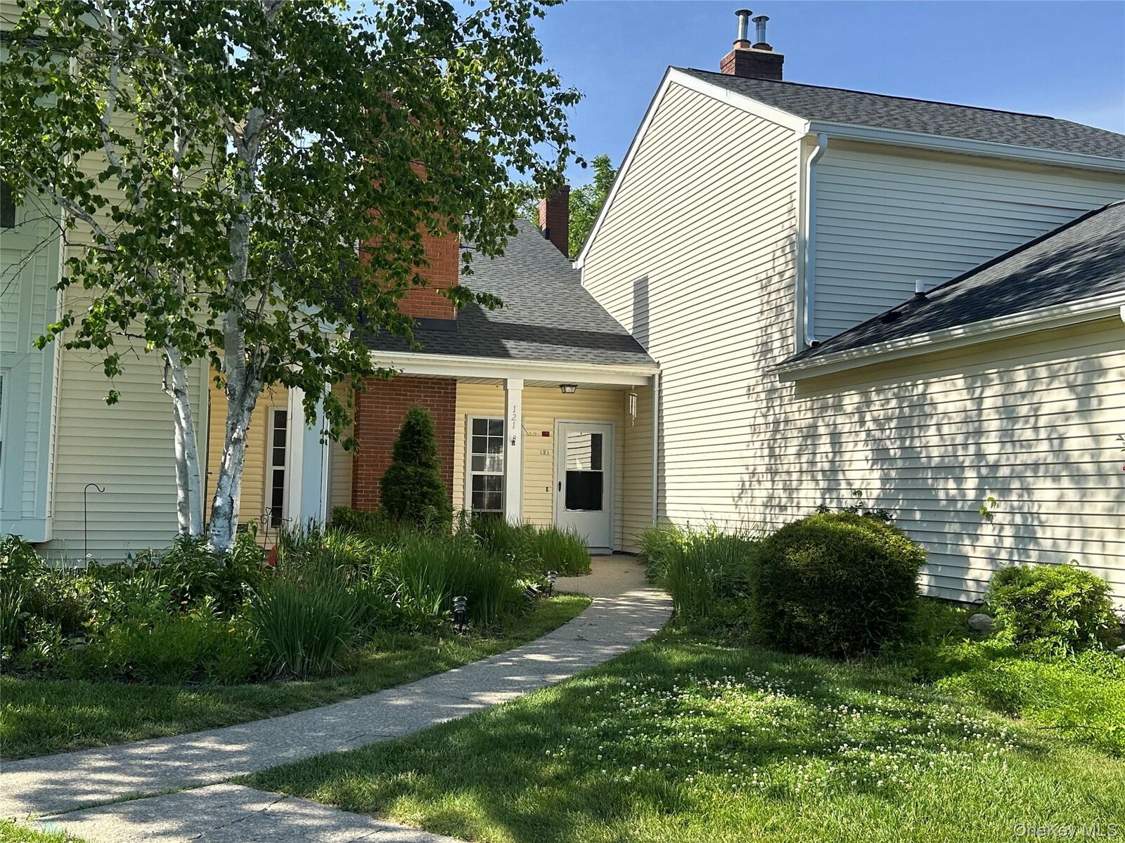Property Photo:  121 Villagegreen Court  NY 10990 