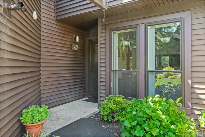 Property Photo: 122 Woods Brooke Circle NY 10562