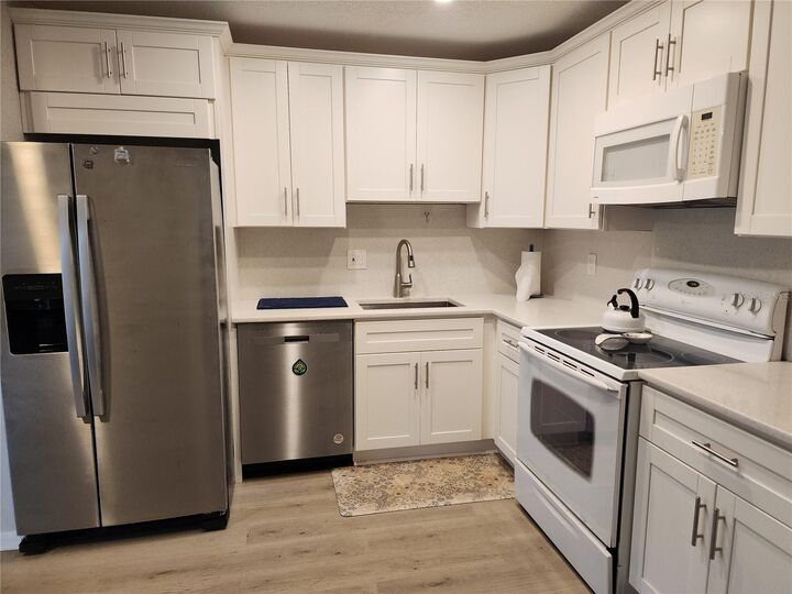 Property Photo: 4105 35th Avenue W 4105 FL 34205