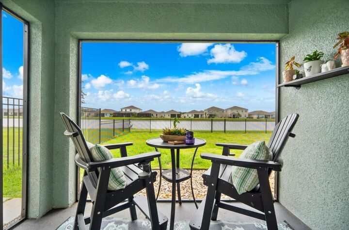 Property Photo: 17914 Canopy Place FL 34211