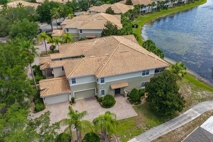Property Photo:  1440 Emerald Dunes Drive  FL 33573 