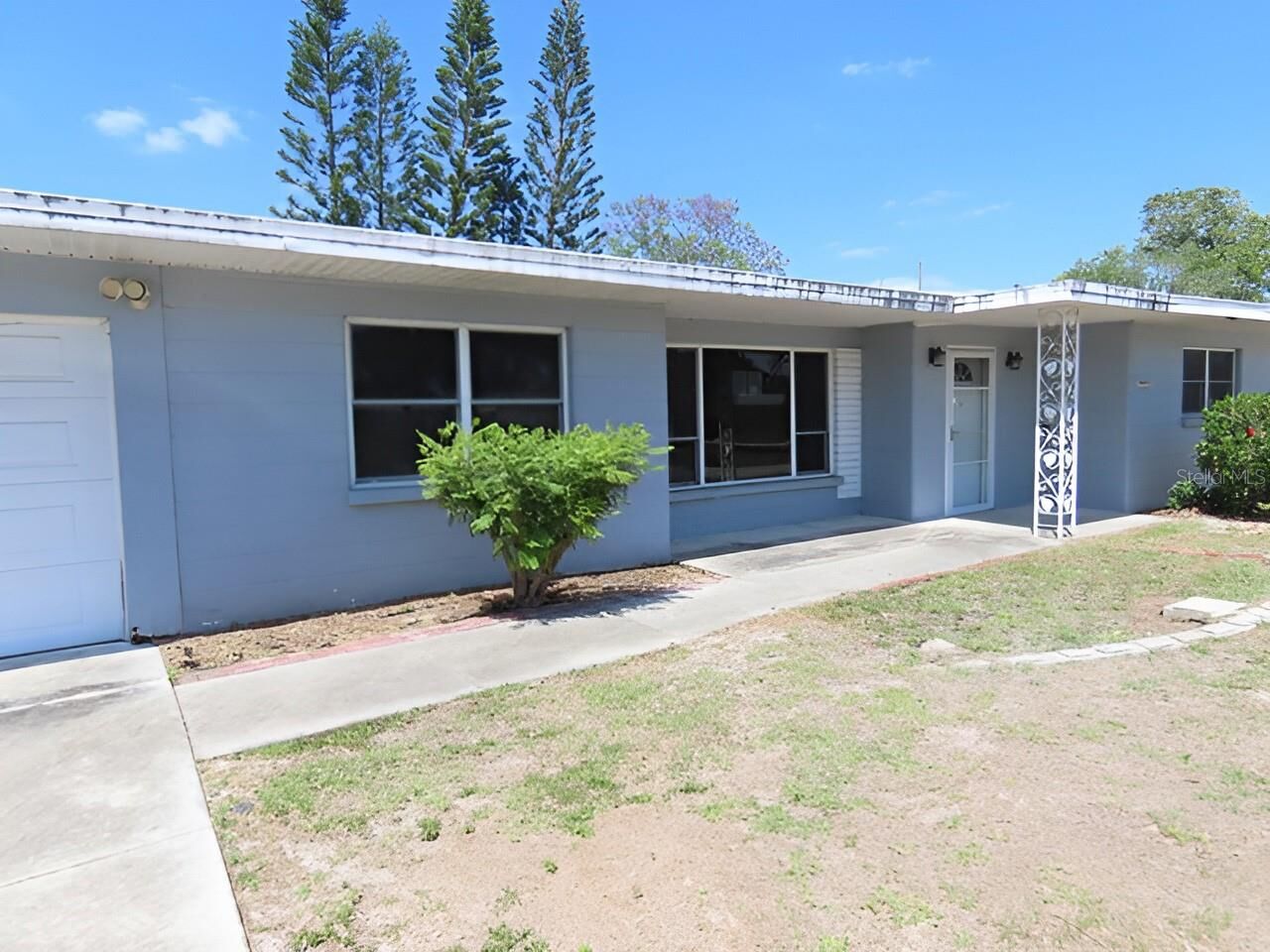 Property Photo:  2447 Foster Lane  FL 34239 