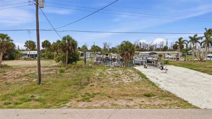Property Photo: 1949 Pennsylvania Avenue Bl1 FL 34224
