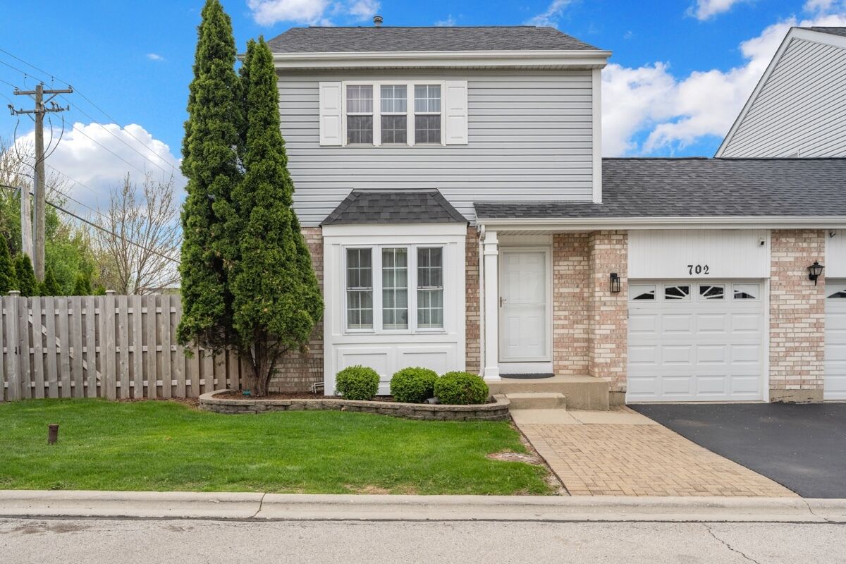 Property Photo:  702 Windsor Lane  IL 60446 