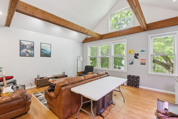 Property Photo:  2443 N Greenview Avenue 2  IL 60614 