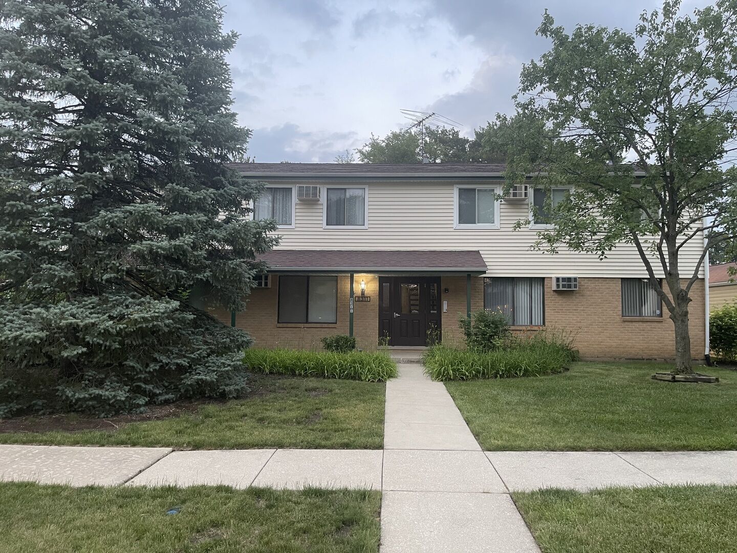 Property Photo:  8311 Oak Leaf Drive 302  IL 60517 