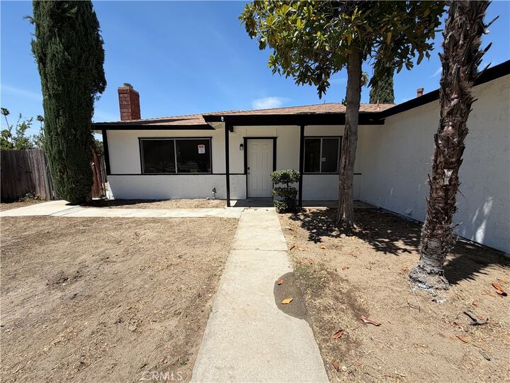 Property Photo:  813 Doyle Avenue  CA 92374 