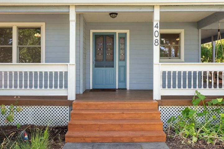 Property Photo: 408 Creekside Way CA 95694