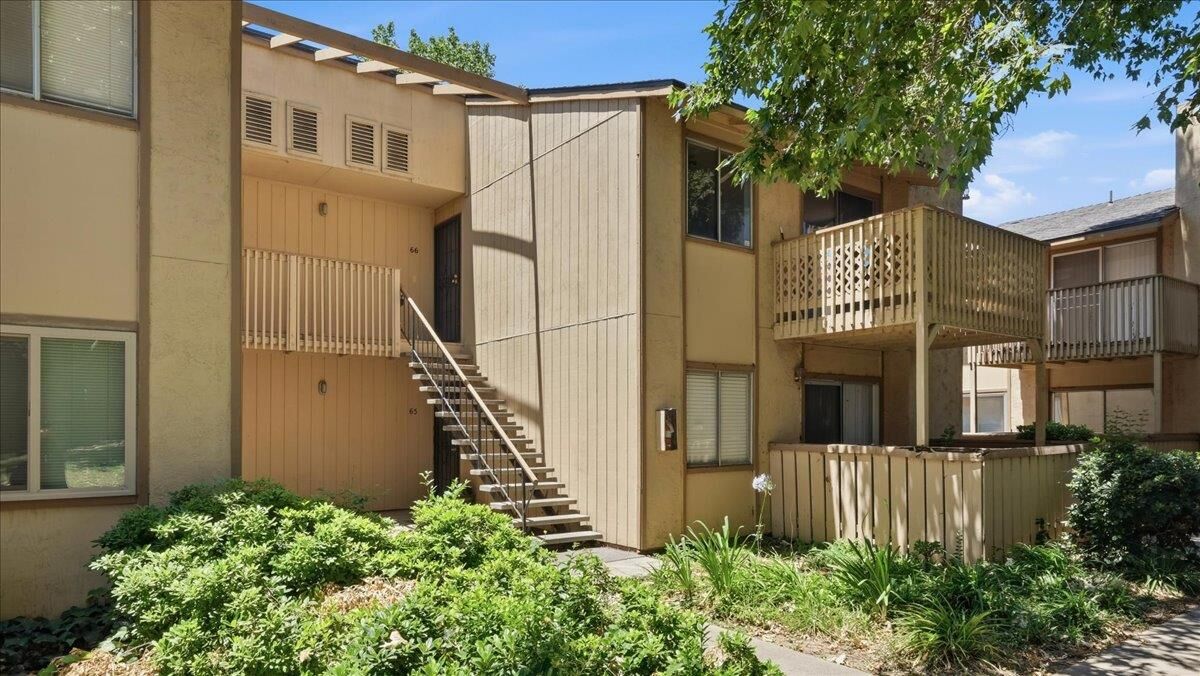 Property Photo:  328 Northbank Court 66  CA 95207 