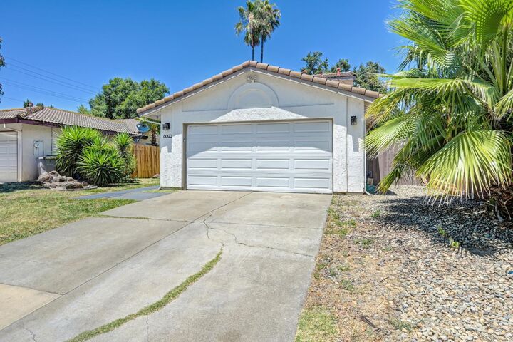 Property Photo: 8090 Calle Royale Way CA 95823