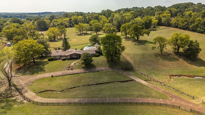 Property Photo: 755 Long Hollow Pike TN 37072