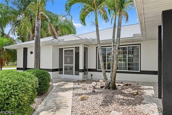 Property Photo:  23531 Dunstan Avenue  FL 33954 