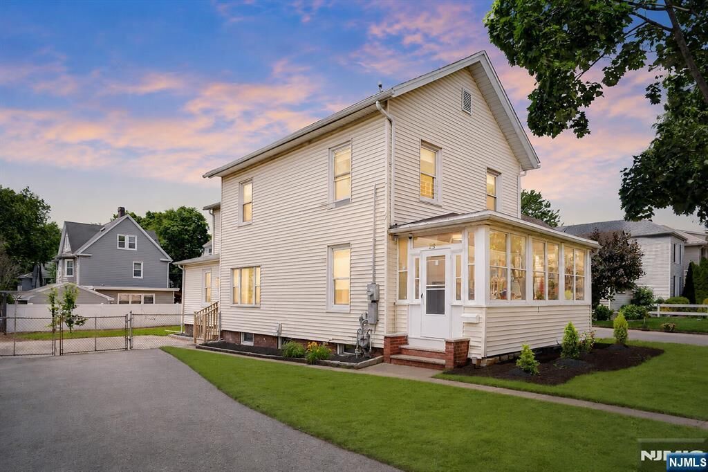 Property Photo:  25 Riverview Avenue  NJ 07070 