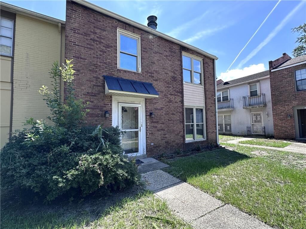 Property Photo:  7501 Creighton Place  LA 70126 