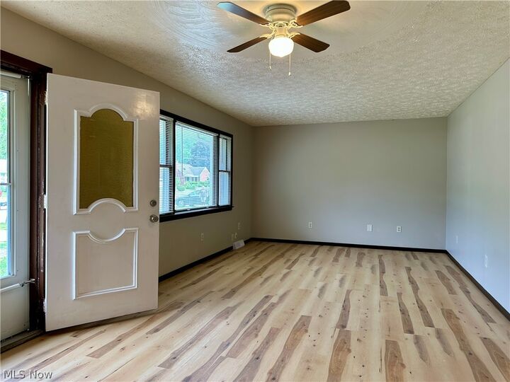 Property Photo: 4823 Dunsmore Avenue OH 44004