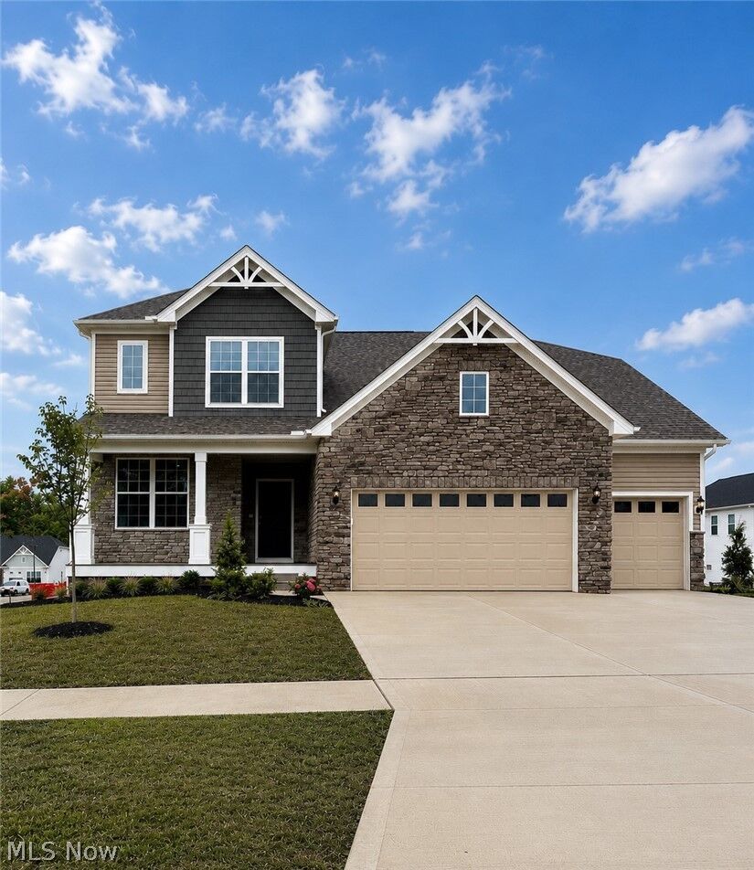 Property Photo:  8010 Echo Hill Manor Drive  OH 44060 