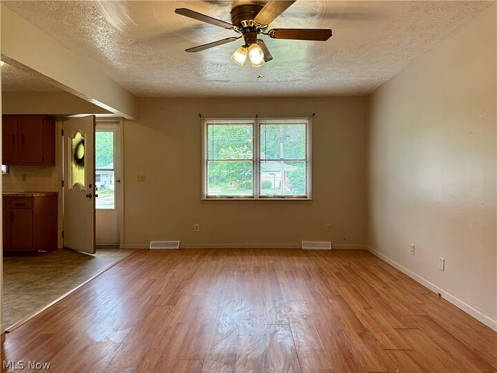 Property Photo: 4827 Dunsmore Avenue OH 44004