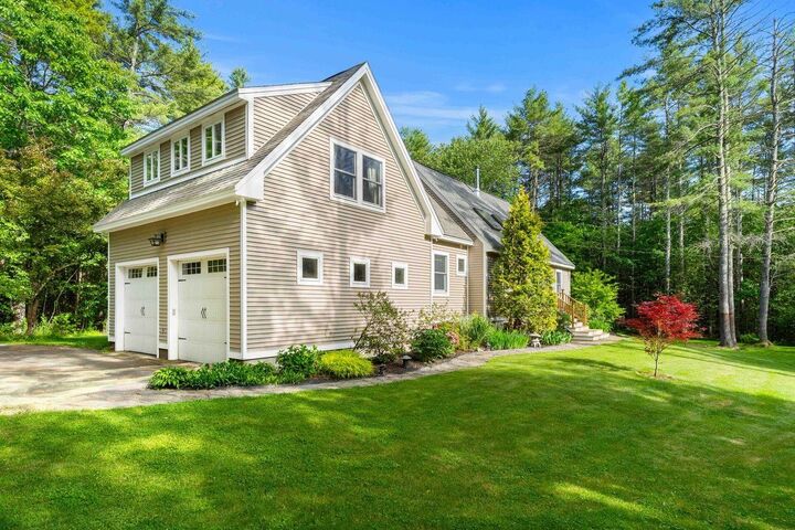 Property Photo:  12 Doe Farm Lane  NH 03857 