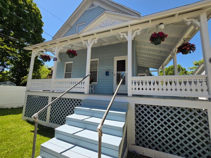 Property Photo:  5 1/2 Lyndon Street  NH 03301 
