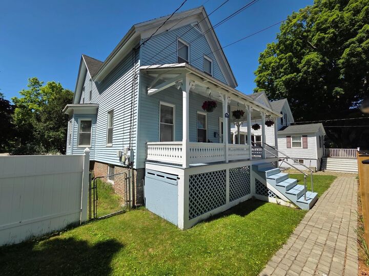 Property Photo: 5 1/2 Lyndon Street NH 03301