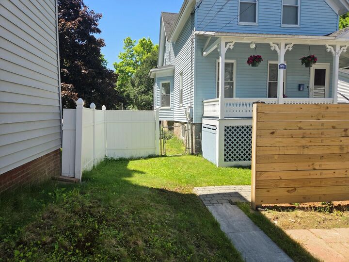 Property Photo:  5 1/2 Lyndon Street  NH 03301 