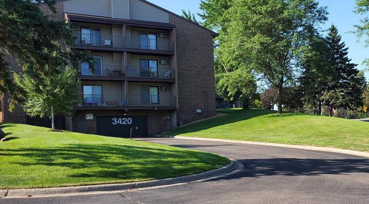 Property Photo:  3420 Golfview Drive 121  MN 55123 