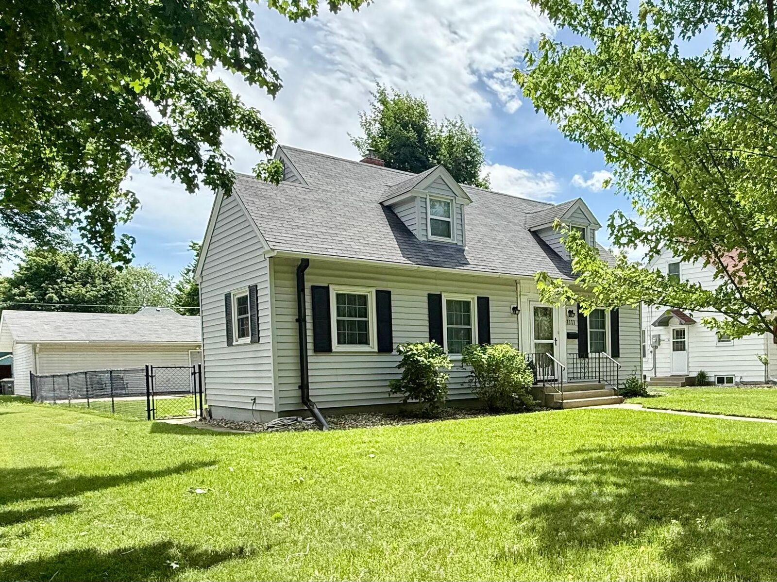Property Photo:  1111 Cedar Street  MN 56308 
