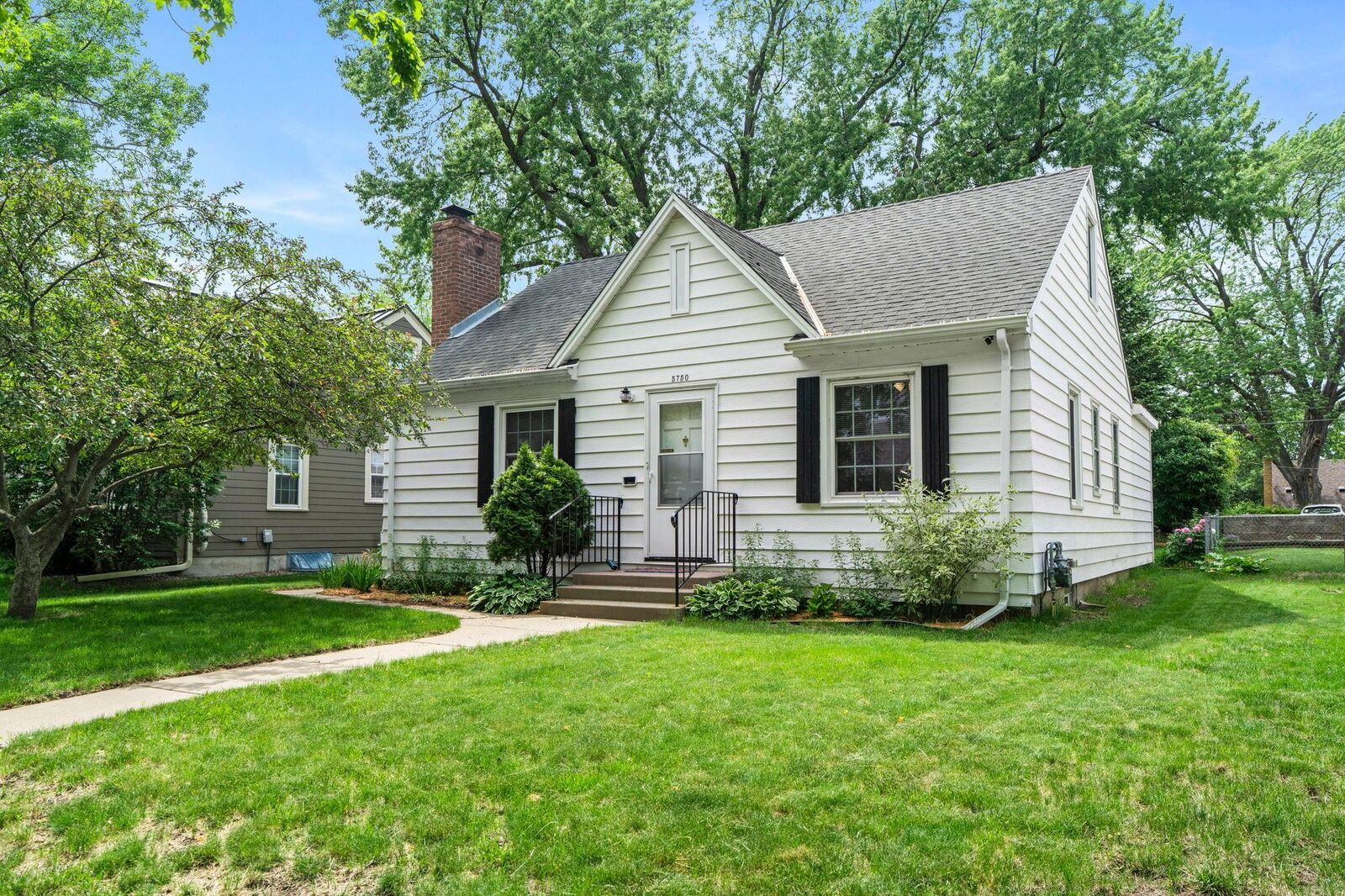 Property Photo:  5750 Pleasant Avenue  MN 55419 