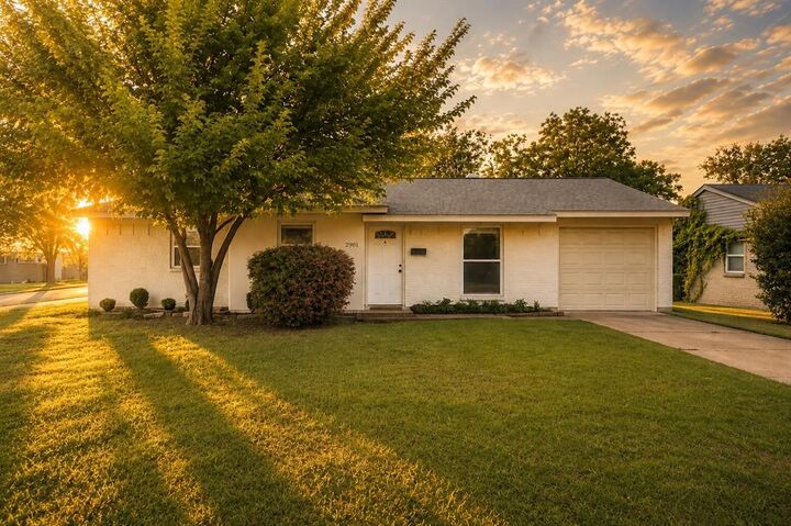 Property Photo: 2901 Janet Court TX 75074