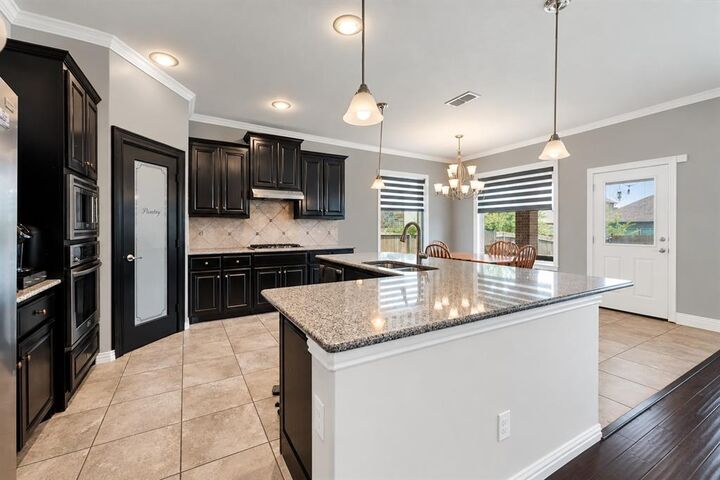 Property Photo:  2919 Ladoga Drive  TX 75054 