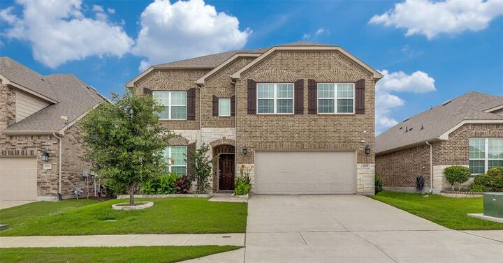 Property Photo: 1005 Pinnacle Breeze Drive TX 76052