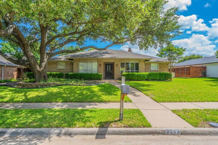 Property Photo: 2212 Vickers Drive TX 75075