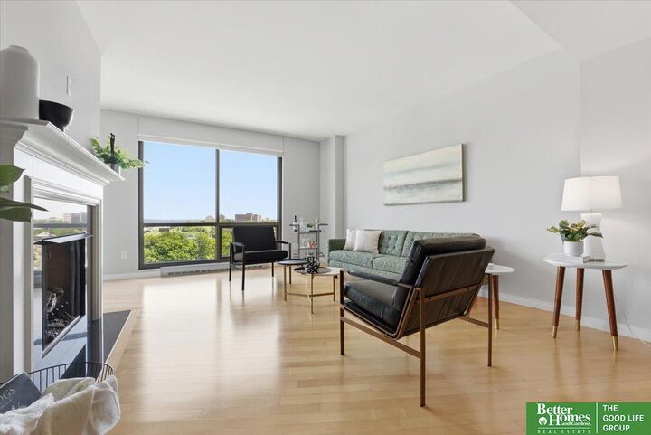 Property Photo: 200 S 31st Avenue 4602 NE 68131