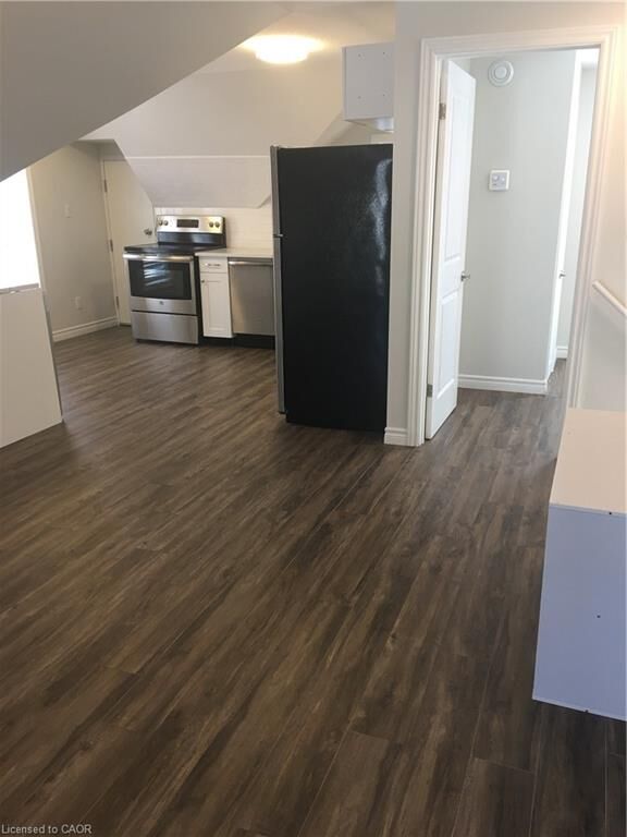 Property Photo: 109 Waterloo Street 2 ON N2H 3V5