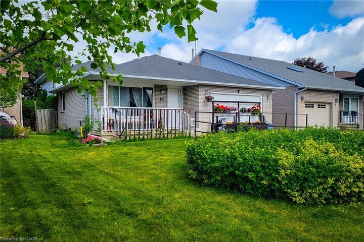 Property Photo:  10 Lancer Court Lower  ON L9B 2B2 