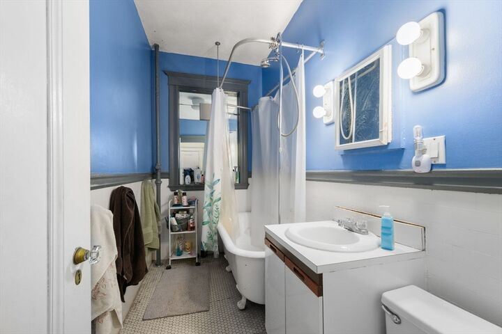 Property Photo:  1263 Commonwealth Ave 4  MA 02134 