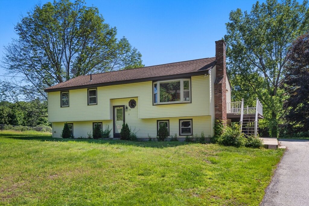 Property Photo: 11 Ashworth Dr MA 01537