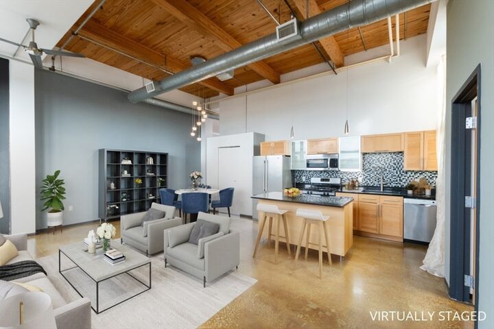 Property Photo: 118 Holmes St 405 MA 02171
