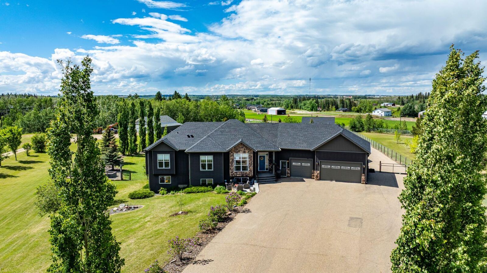 Property Photo: 27240 392 Township 250 AB T4S 1X5