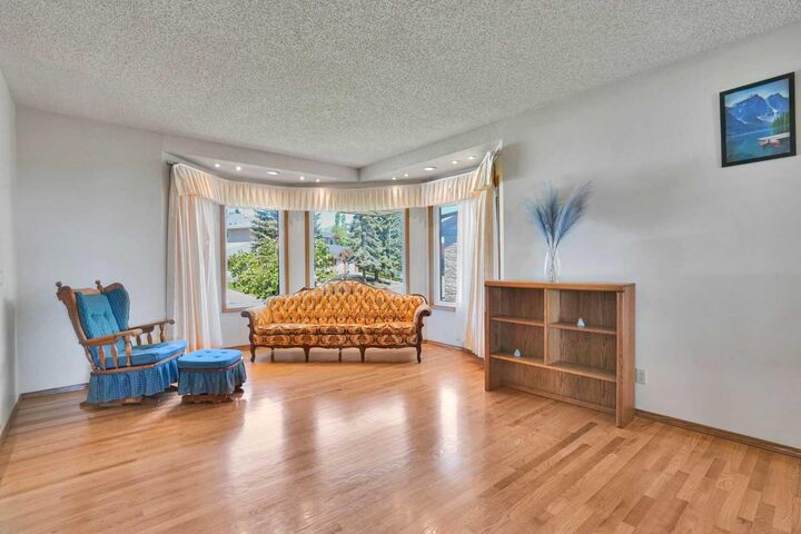 Property Photo: 88 Edelweiss Drive NW AB T3A 3P6
