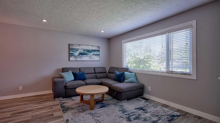 Property Photo:  2037 50 Avenue SW  AB T2T 2W4 