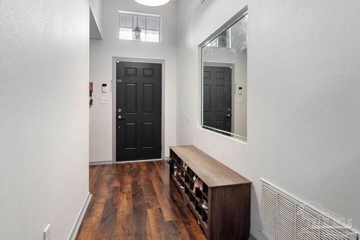 Property Photo: 760 Hanley Downs Dr FL 32533