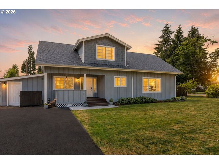 Property Photo: 286 N 6th St OR 97426
