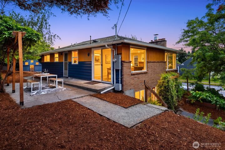 Property Photo: 3902 S Genesee Street WA 98118