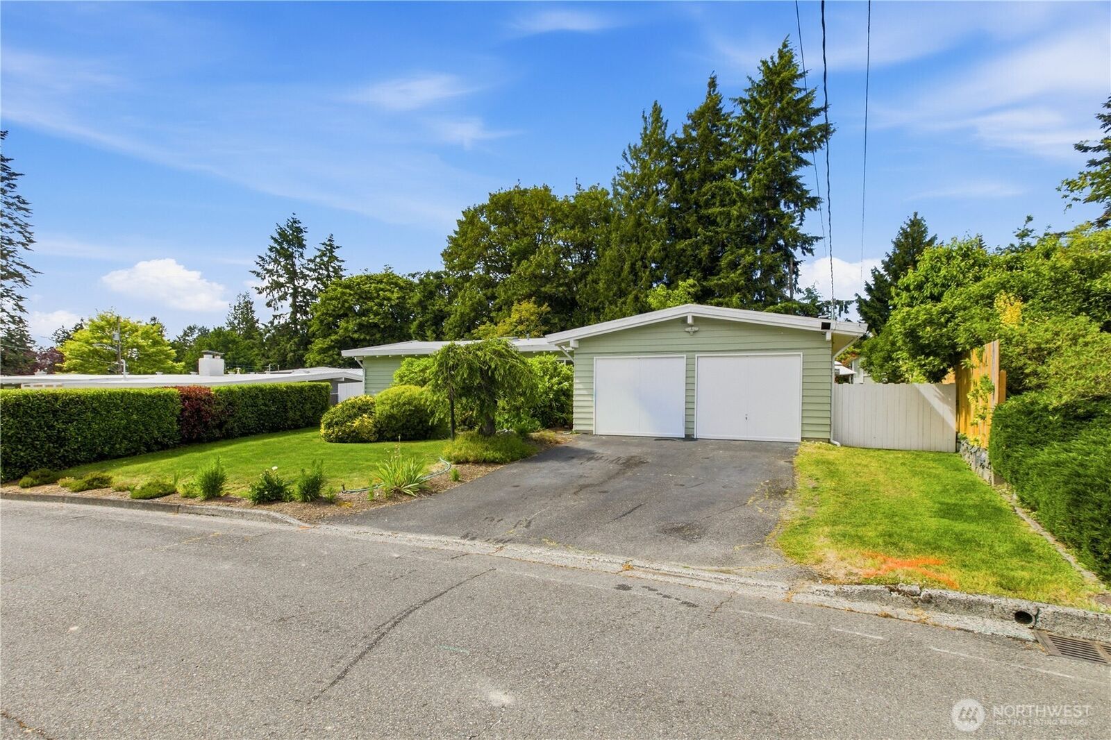 Property Photo: 10510 SE 233rd Place WA 98031