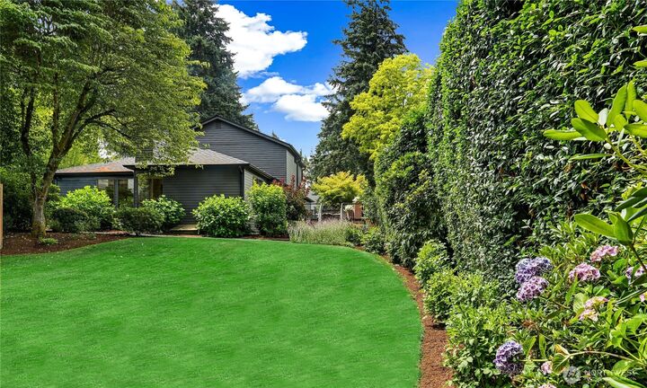 Property Photo:  2234  108th Avenue SE  WA 98004 