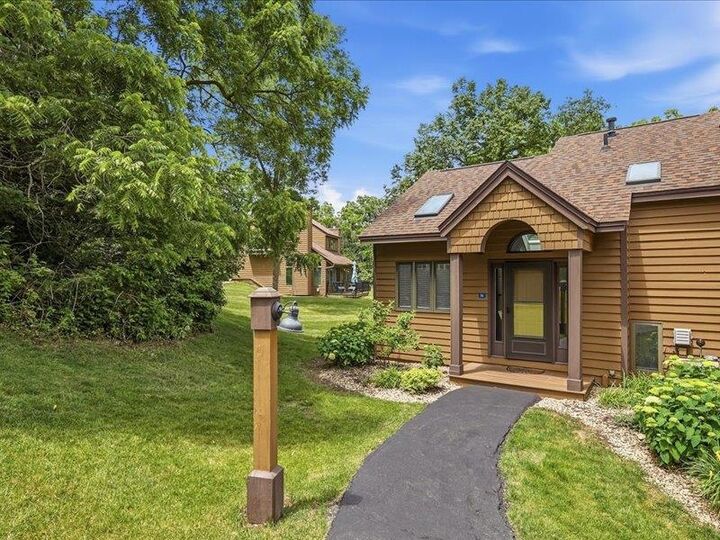 Property Photo: 30 Creekwood IL 61036