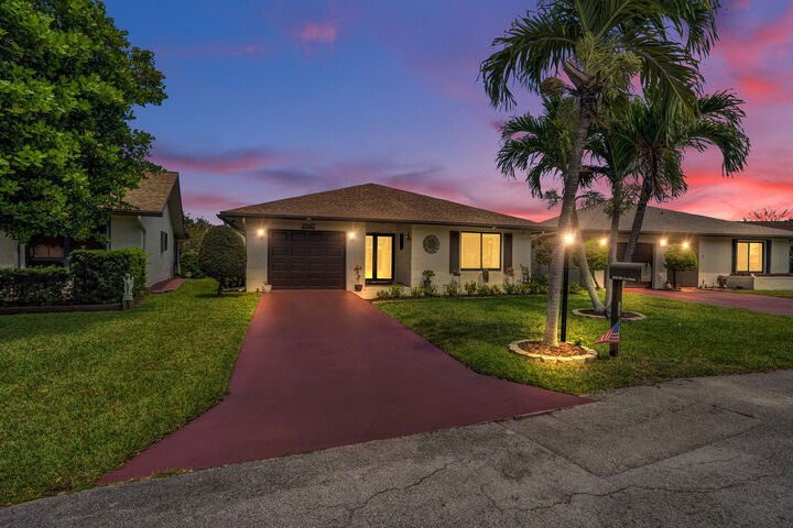 Property Photo: 2042 SW 17th Circle FL 33442
