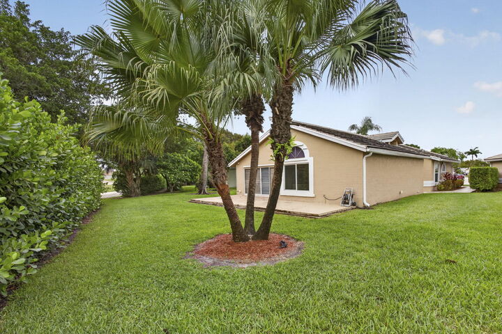 Property Photo: 6064 Beaconwood Road FL 33467